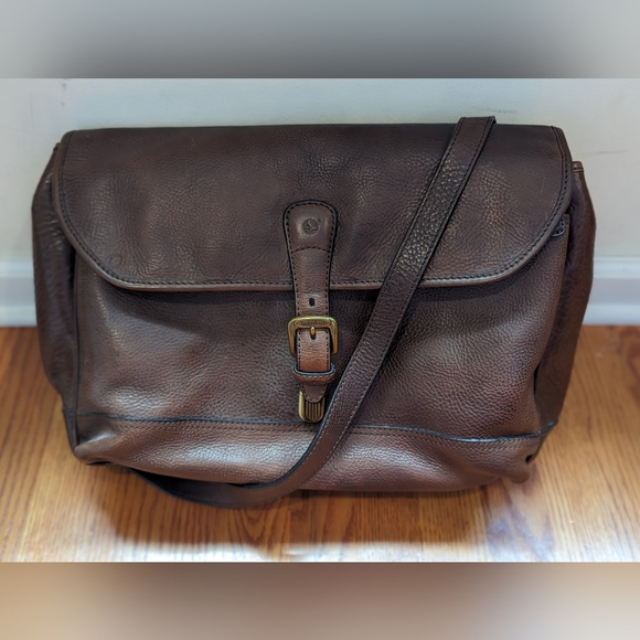 Timberland Other - Timberland brown leather men's briefcase with shoulder strap and handle.4 pocket